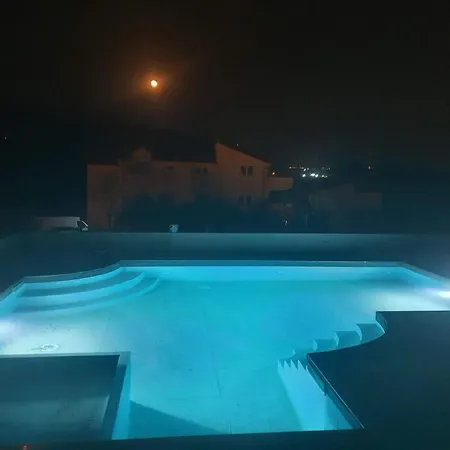 Sky - Comfort Two Bedroom With Balcony 1 * Σολίν