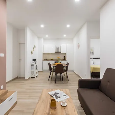 2 Bedroom With Balcony * 솔린